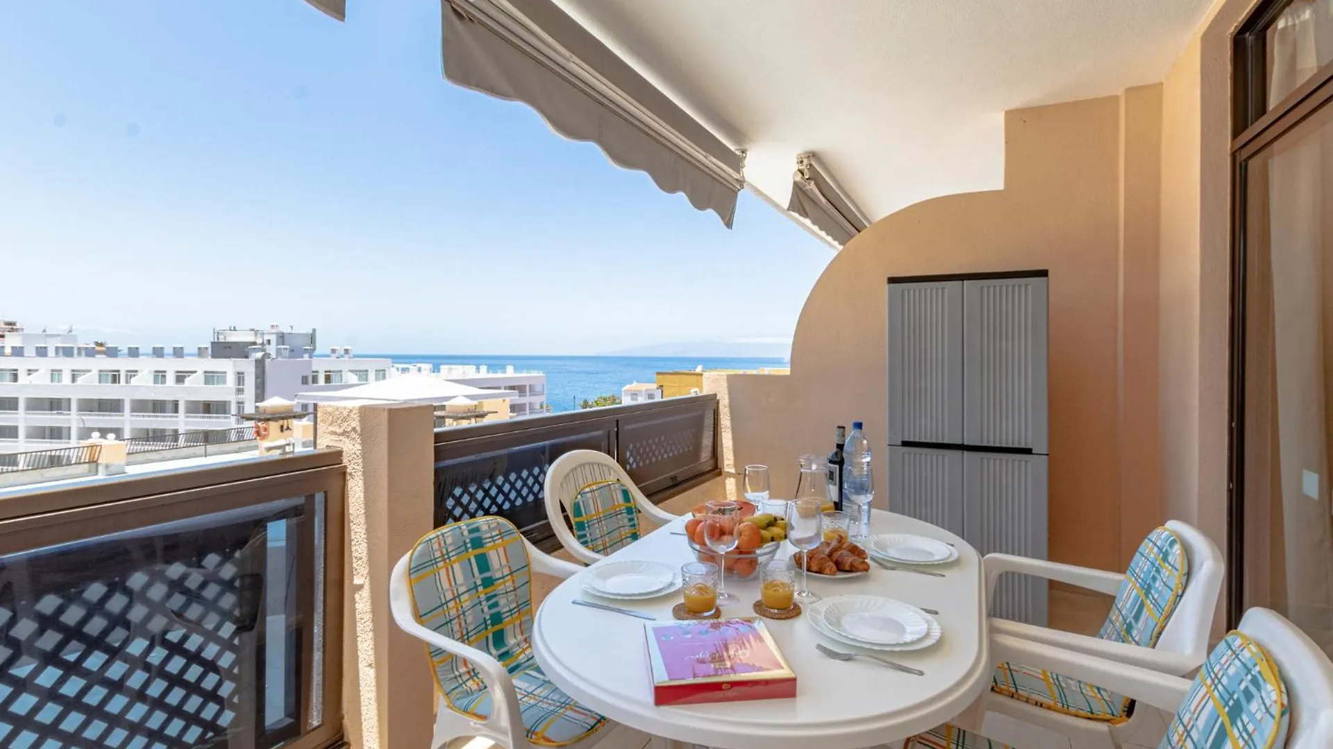 Beautiful Sunset Apt By Dream Homes Tenerife Puerto de Santiago  Puerto de Santiago (Tenerife)
